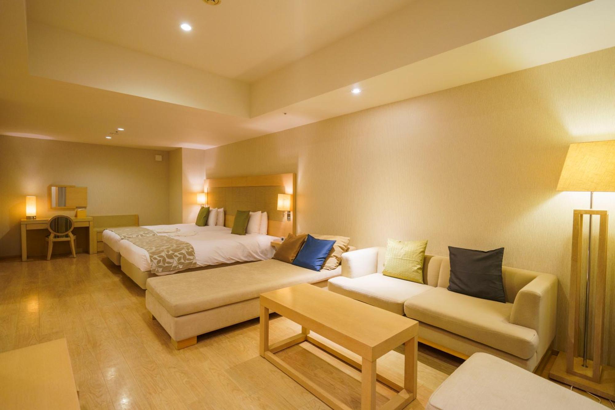 มูนโอเชี่ยน กิโนะวังโฮเต็ลแอนด์เรซิเดนซ์ Hotel Okinawa ภายนอก รูปภาพ