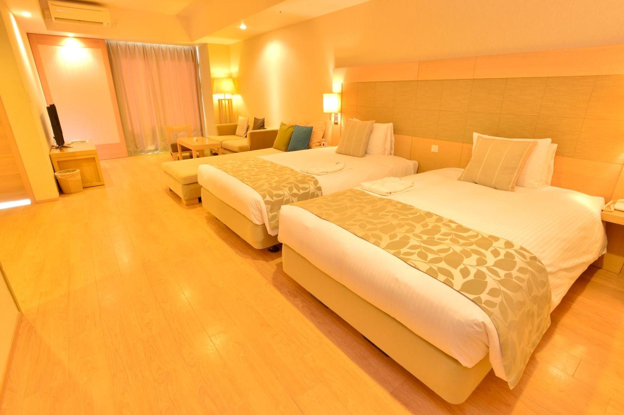 มูนโอเชี่ยน กิโนะวังโฮเต็ลแอนด์เรซิเดนซ์ Hotel Okinawa ภายนอก รูปภาพ