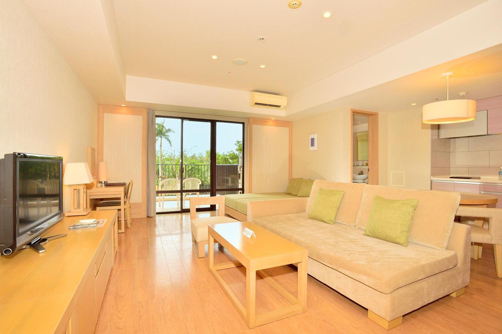 มูนโอเชี่ยน กิโนะวังโฮเต็ลแอนด์เรซิเดนซ์ Hotel Okinawa ภายนอก รูปภาพ