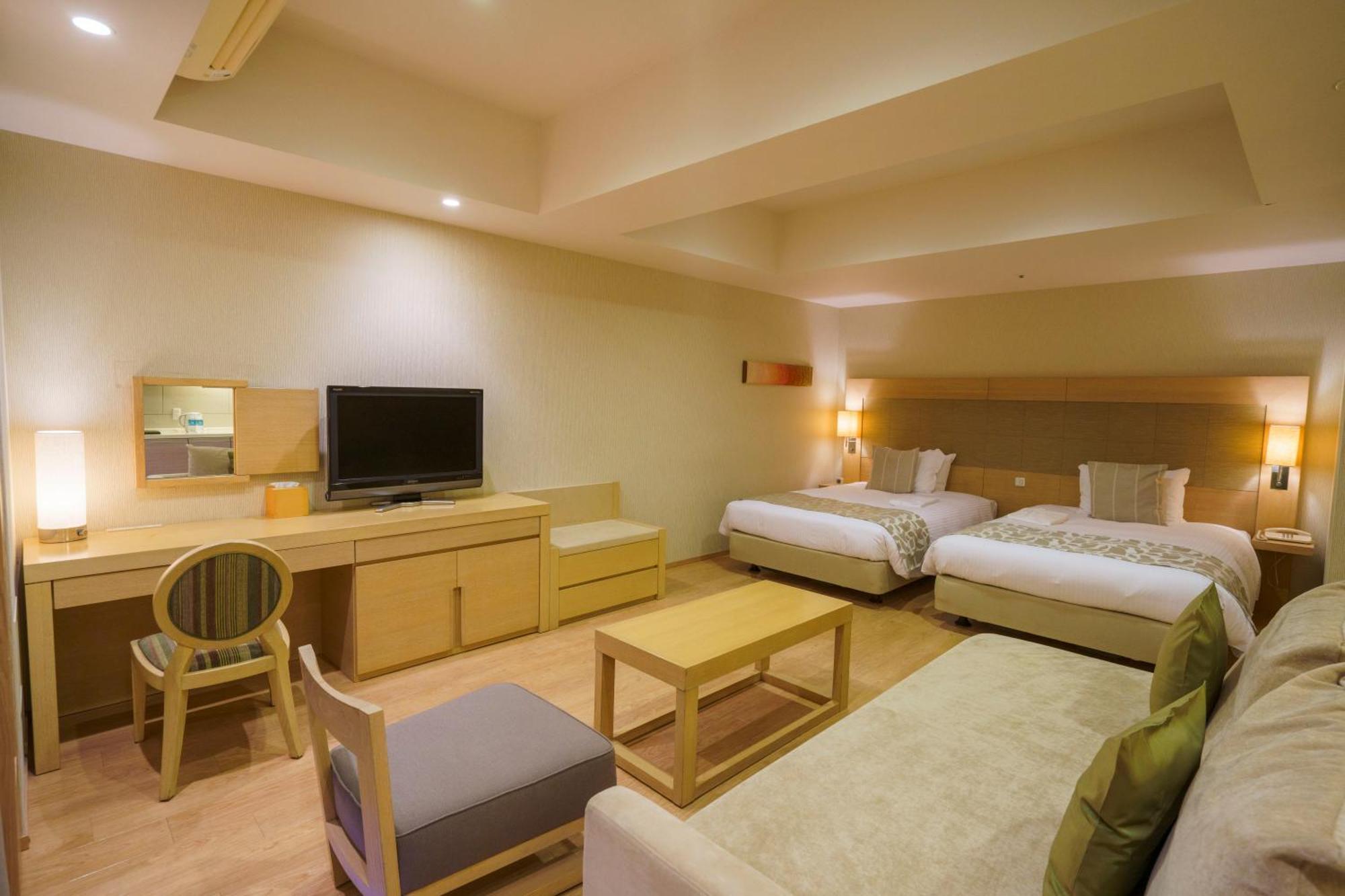 มูนโอเชี่ยน กิโนะวังโฮเต็ลแอนด์เรซิเดนซ์ Hotel Okinawa ภายนอก รูปภาพ