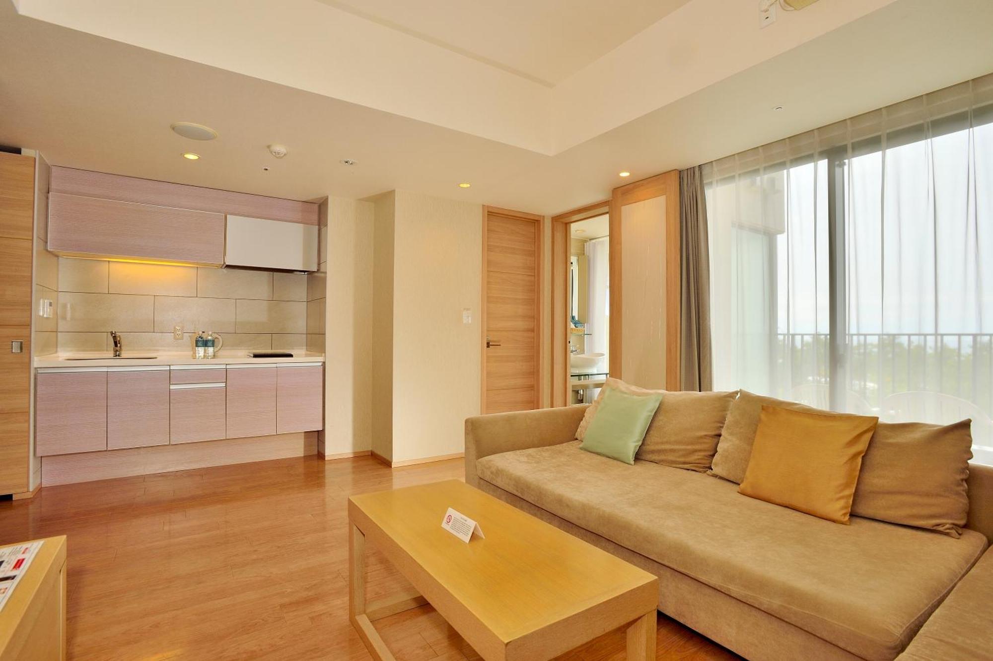มูนโอเชี่ยน กิโนะวังโฮเต็ลแอนด์เรซิเดนซ์ Hotel Okinawa ภายนอก รูปภาพ