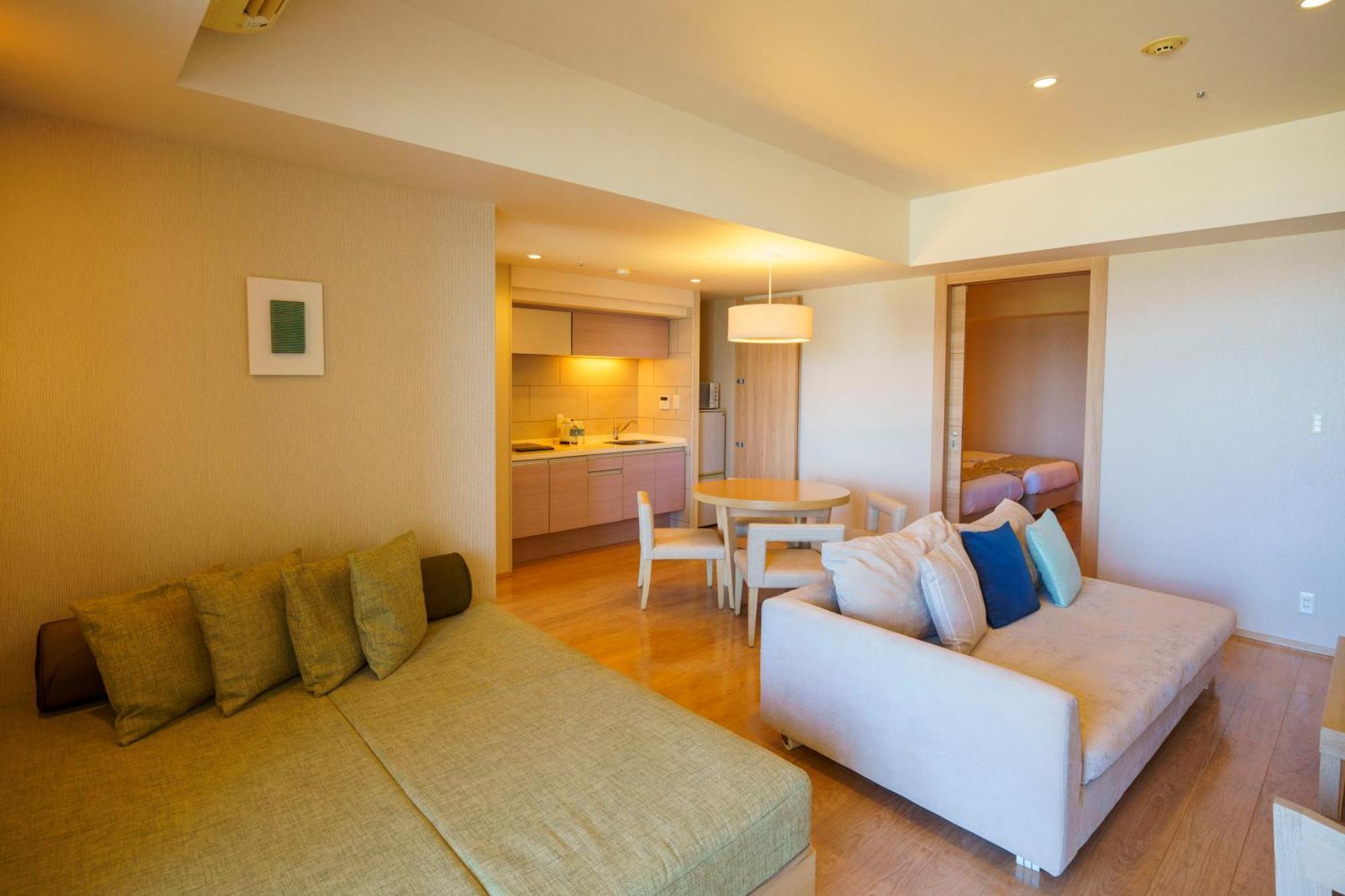 มูนโอเชี่ยน กิโนะวังโฮเต็ลแอนด์เรซิเดนซ์ Hotel Okinawa ภายนอก รูปภาพ