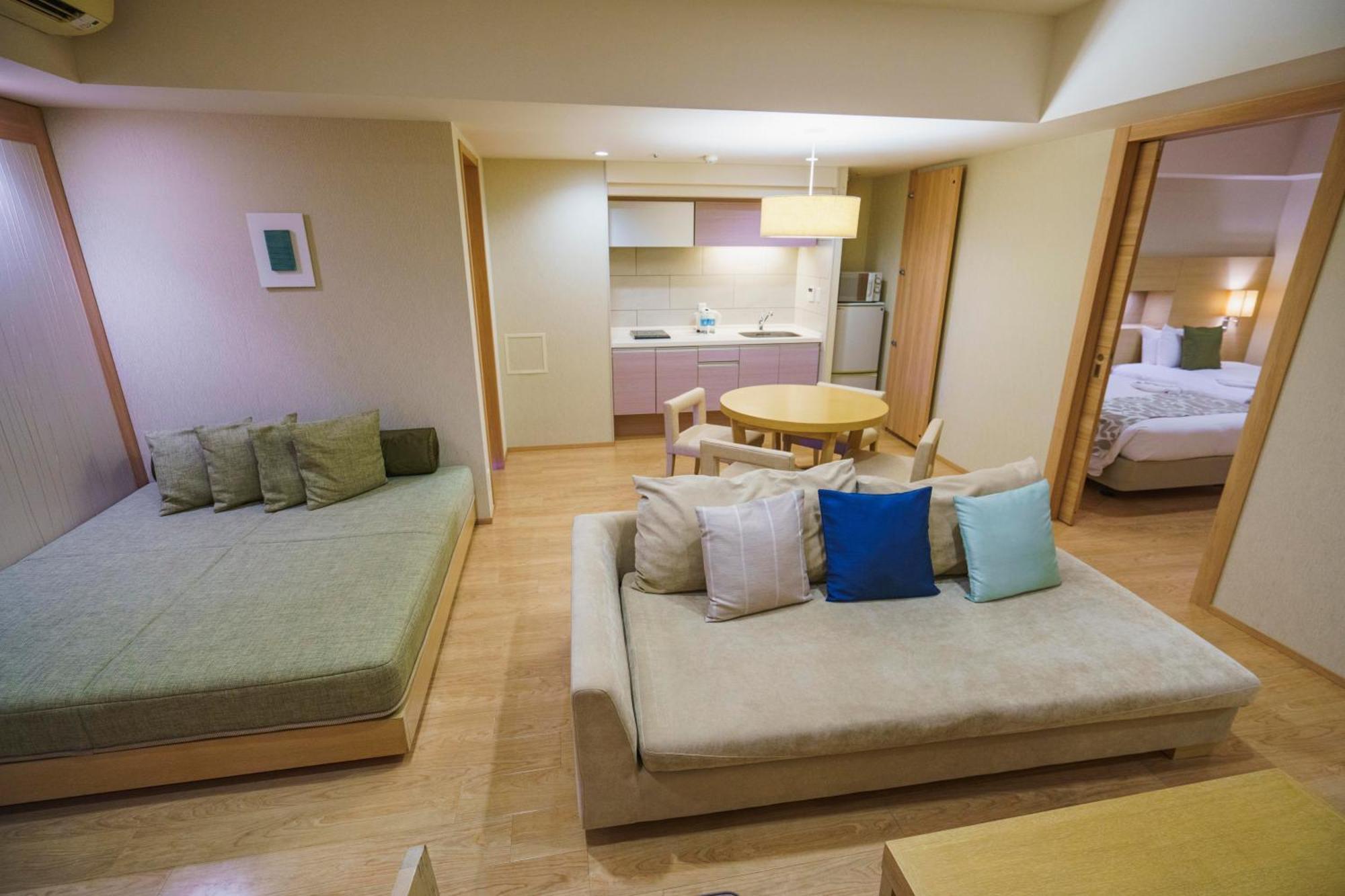 มูนโอเชี่ยน กิโนะวังโฮเต็ลแอนด์เรซิเดนซ์ Hotel Okinawa ภายนอก รูปภาพ