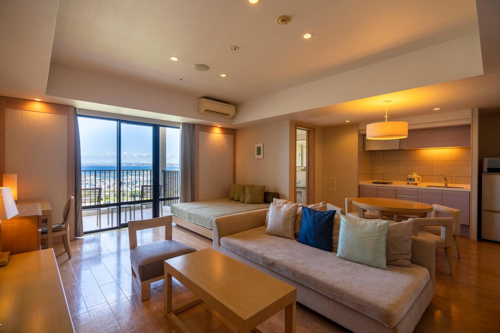 มูนโอเชี่ยน กิโนะวังโฮเต็ลแอนด์เรซิเดนซ์ Hotel Okinawa ภายนอก รูปภาพ