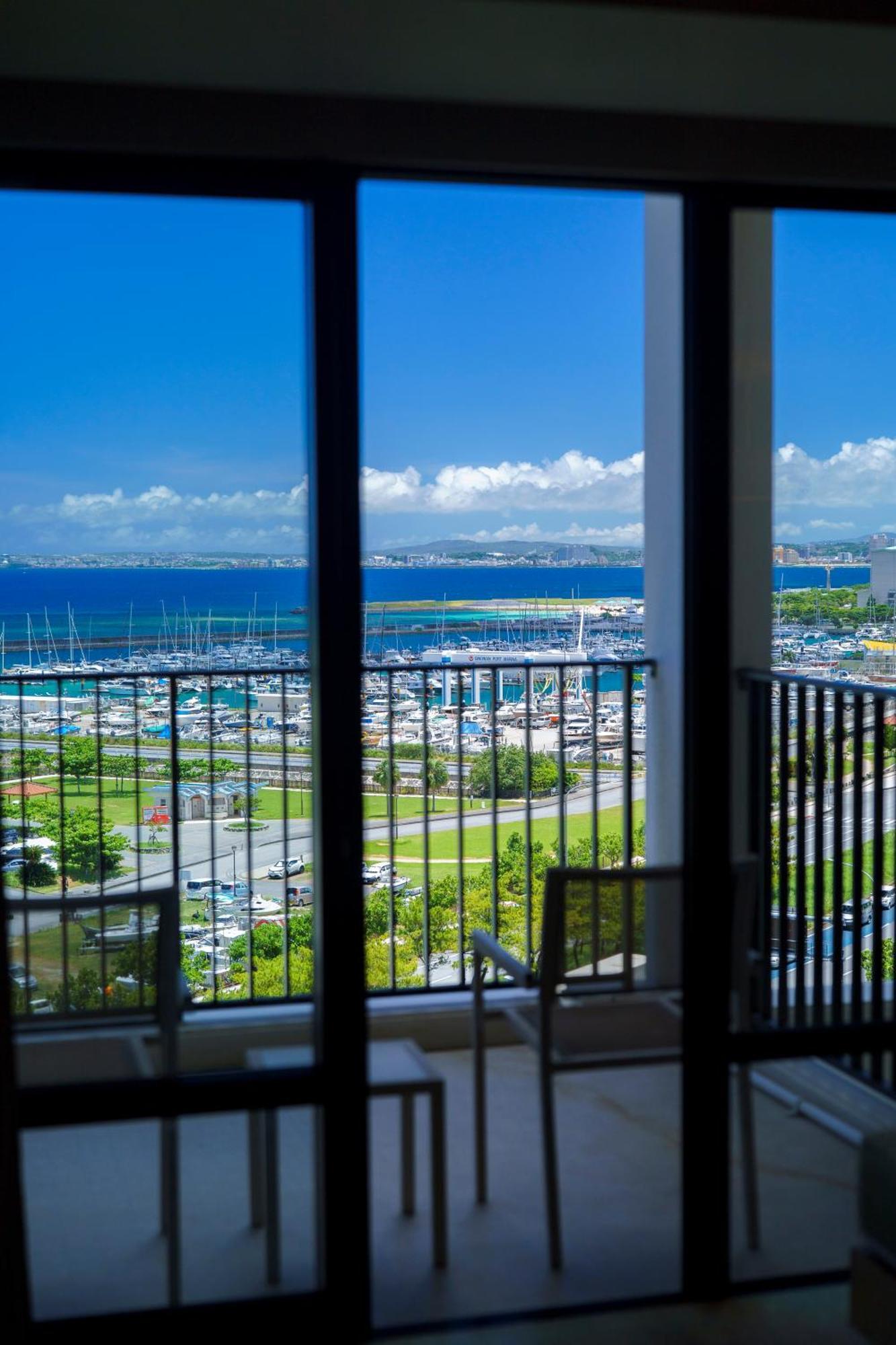 มูนโอเชี่ยน กิโนะวังโฮเต็ลแอนด์เรซิเดนซ์ Hotel Okinawa ภายนอก รูปภาพ