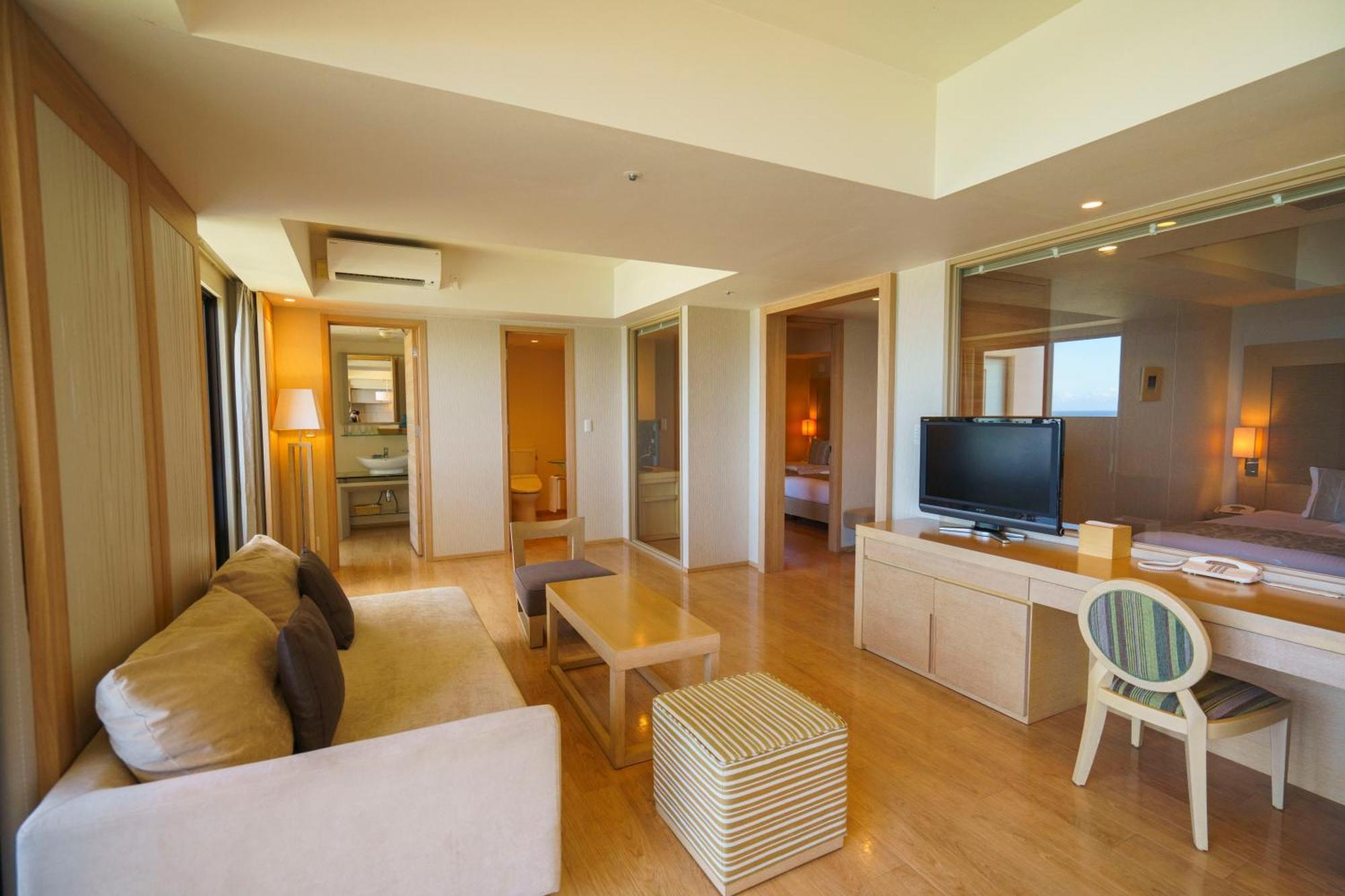 มูนโอเชี่ยน กิโนะวังโฮเต็ลแอนด์เรซิเดนซ์ Hotel Okinawa ภายนอก รูปภาพ